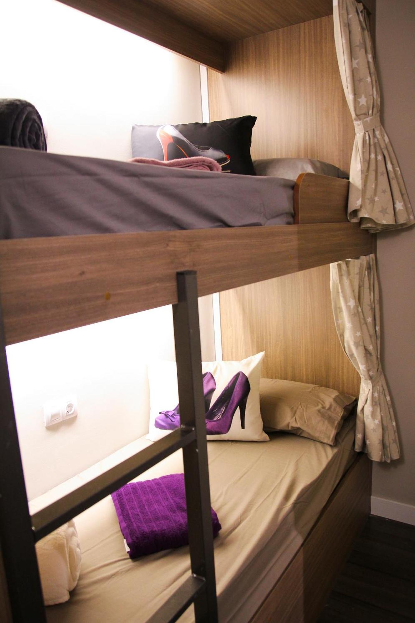 Single Bed Mixed Dormitory Room,972014386:JPEG